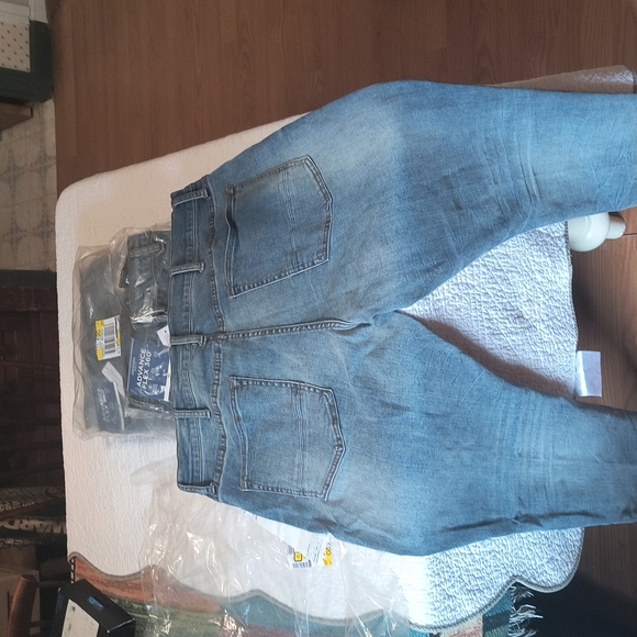 NWT, MEN'S ARIZONA JEANS, $35 each - Picture 6 of 9